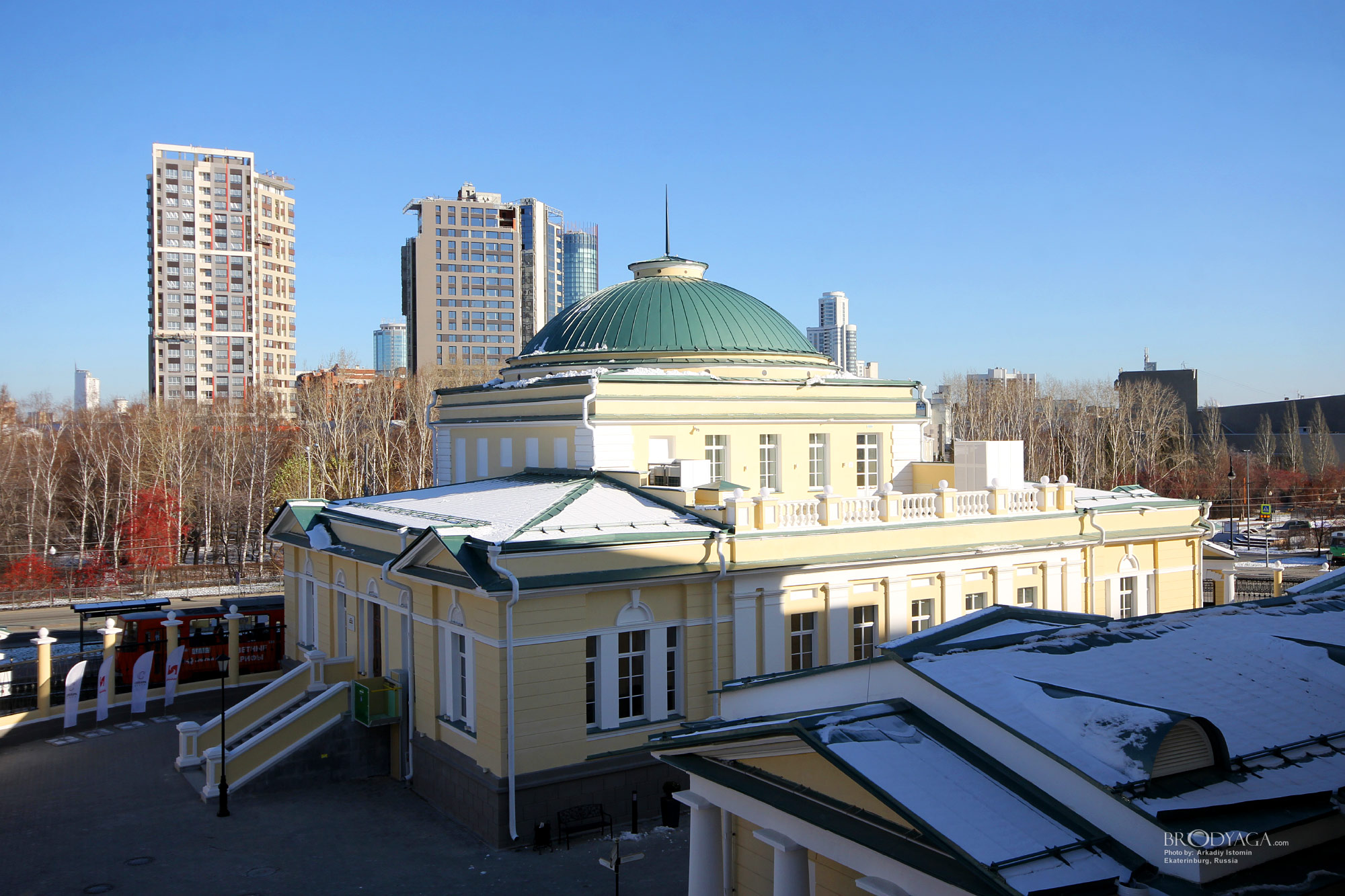 Синара-Центр (Комплекс бывшего госпиталя Верх-Исетского завода.), Верх-Исетский Бульвар 15, Екатеринбург
